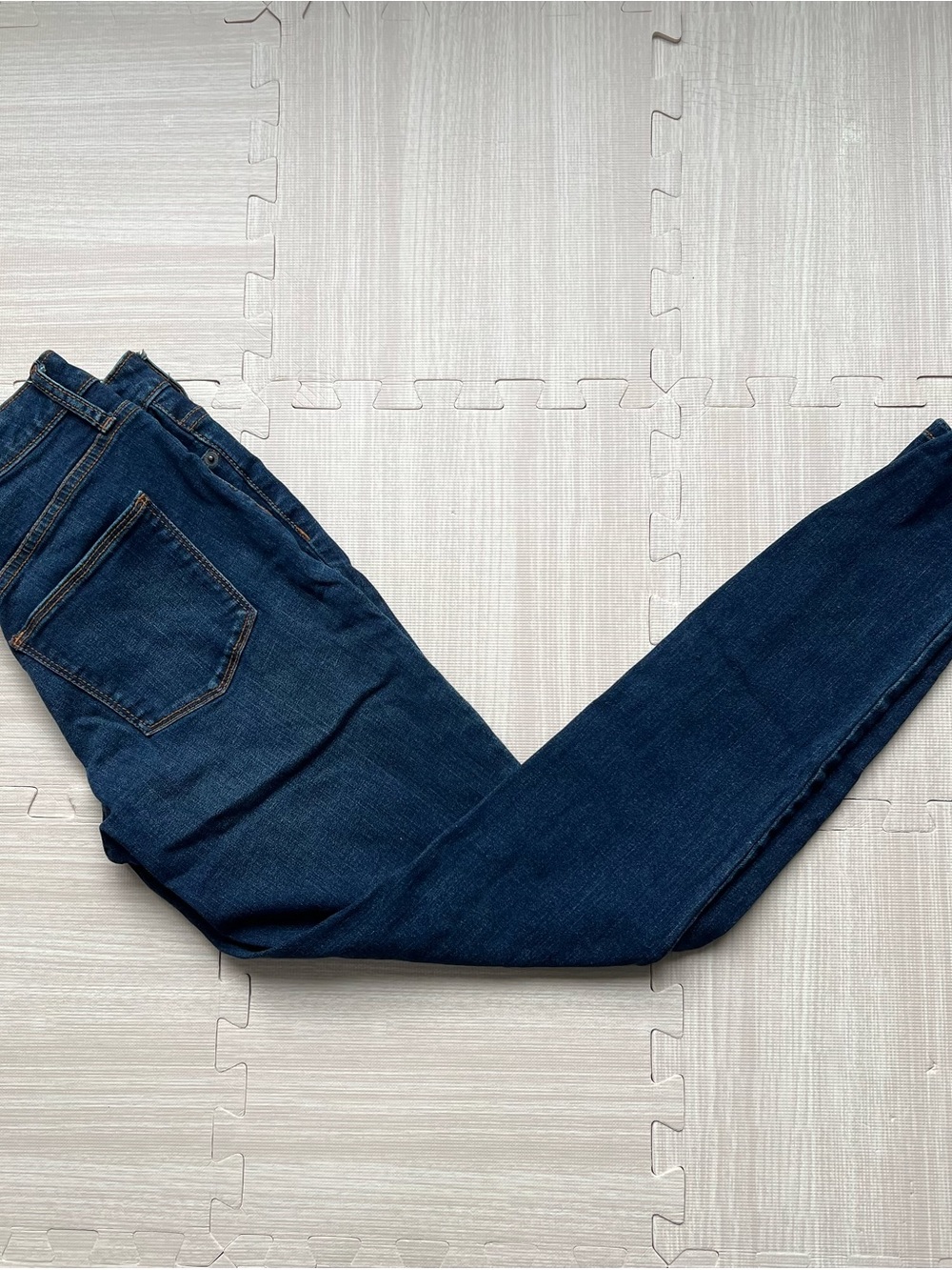 Universal Thread Women's Dark Wash Skinny Jeans size 2/26R